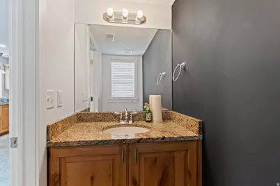928 W Willow Brook Ln, Pleasant View, UT 84414 - Photo 15