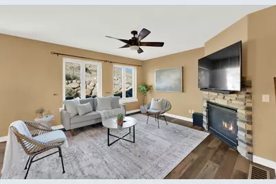 2551 E Patriot Dr, Eagle Mountain, UT 84005 - Photo 9