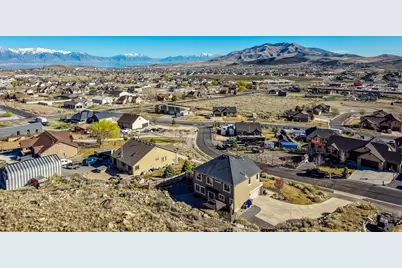 2551 E Patriot Dr, Eagle Mountain, UT 84005 - Photo 37