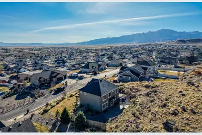 2551 E Patriot Dr, Eagle Mountain, UT 84005 - Photo 43