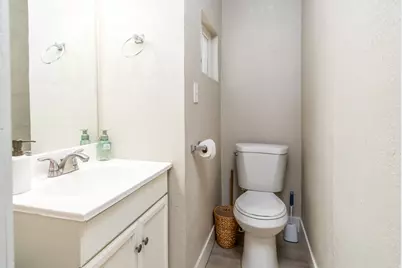 387 N 200 W, Tooele, UT 84074 - Photo 17