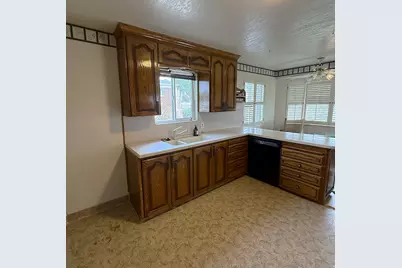 1569 E Lanebrook Cir S #303, Salt Lake City, UT 84124 - Photo 3