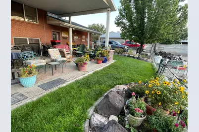 8701 S Temple Dr, West Jordan, UT 84088 - Photo 25