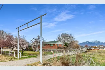 8701 S Temple Dr, West Jordan, UT 84088 - Photo 35