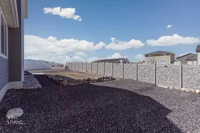 2477 N Paintbrush Dr W, Saratoga Springs, UT 84045 - Photo 33