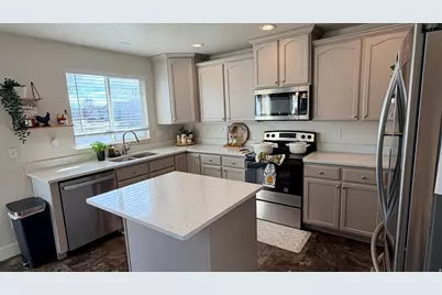 109 W Nautical Dr, Stansbury Park, UT 84074 - Photo 7