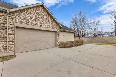 10819 S Wynview Ln W, South Jordan, UT 84095 - Photo 9