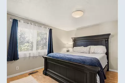 2718 E Commonwealth Ave, Salt Lake City, UT 84109 - Photo 17