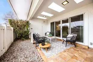 2286 E Carriage Ln, Holladay, UT 84117 - Photo 9