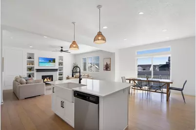 518 E Stonebriar Dr, Eagle Mountain, UT 84005 - Photo 13