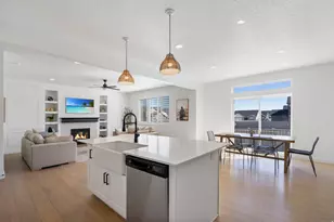 518 E Stonebriar Dr, Eagle Mountain, UT 84005 - Photo 13