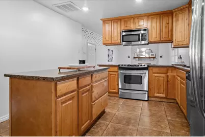 5530 S 100 W, Washington Terrace, UT 84405 - Photo 9