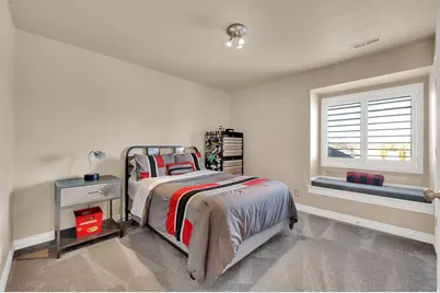 686 Wellington Dr, Kaysville, UT 84037 - Photo 25