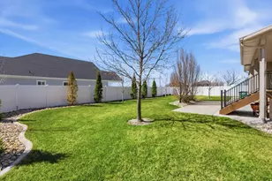 686 Wellington Dr, Kaysville, UT 84037 - Photo 43