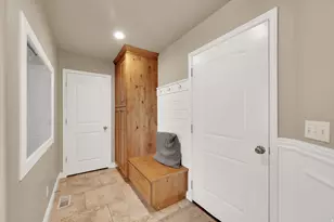 686 Wellington Dr, Kaysville, UT 84037 - Photo 17