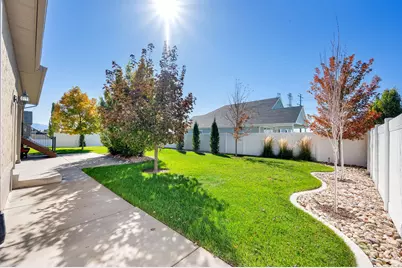 686 Wellington Dr, Kaysville, UT 84037 - Photo 45