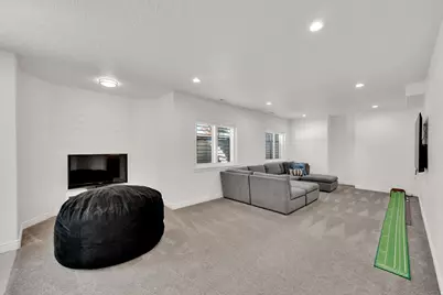 686 Wellington Dr, Kaysville, UT 84037 - Photo 33