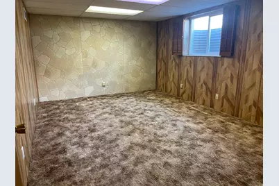 574 E Aloha Ln S, Sandy, UT 84070 - Photo 23