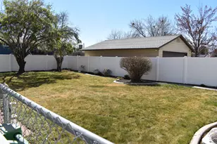 574 E Aloha Ln S, Sandy, UT 84070 - Photo 7