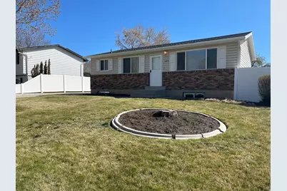 574 E Aloha Ln S, Sandy, UT 84070 - Photo 3