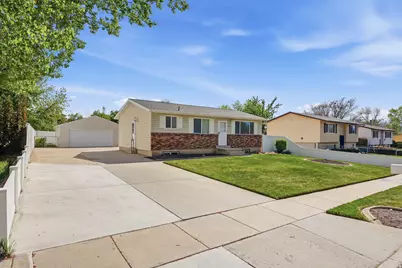 574 E Aloha Ln S, Sandy, UT 84070 - Photo 19