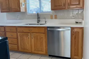 574 E Aloha Ln S, Sandy, UT 84070 - Photo 11