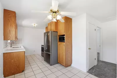 574 E Aloha Ln S, Sandy, UT 84070 - Photo 9