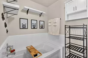 350 S 200 E, Salt Lake City, UT 84111 - Photo 29