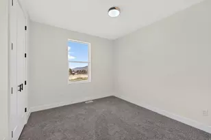 594 E Skyline, Tooele, UT 84074 - Photo 17