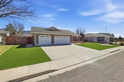 2199 W Sunset Pointe Dr, Cedar City, UT 84720 - Photo 3