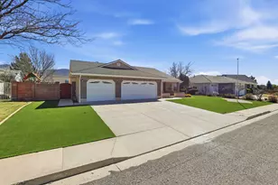 2199 W Sunset Pointe Dr, Cedar City, UT 84720 - Photo 3