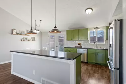 5578 W Poacher Cir S, Salt Lake City, UT 84118 - Photo 9