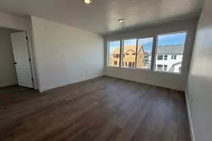 2910 N Kingbird Dr, Eagle Mountain, UT 84005 - Photo 5