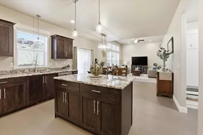 522 N 800 E, Hyde Park, UT 84318 - Photo 5