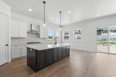 894 Crest Dale Ln S, Santaquin, UT 84655 - Photo 7