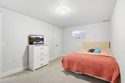 1147 W 25 S, Clearfield, UT 84015 - Photo 17