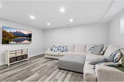 1147 W 25 S, Clearfield, UT 84015 - Photo 19