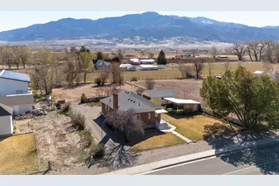 125 S Center St, Elsinore, UT 84724 - Photo 11