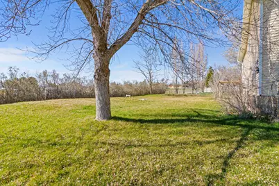 307 S 400 E, Hyde Park, UT 84318 - Photo 25