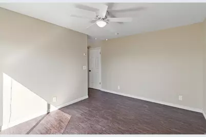 307 S 400 E, Hyde Park, UT 84318 - Photo 9