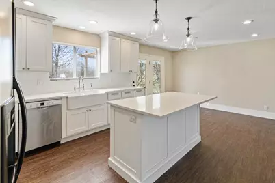 307 S 400 E, Hyde Park, UT 84318 - Photo 5