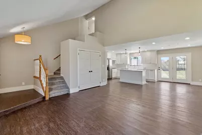 307 S 400 E, Hyde Park, UT 84318 - Photo 3