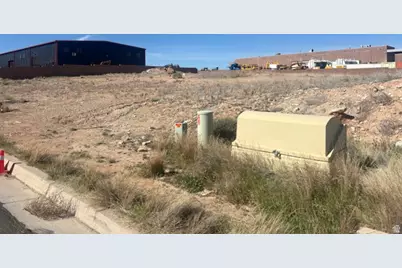 425 S Commerce St, Hurricane, UT 84737 - Photo 3
