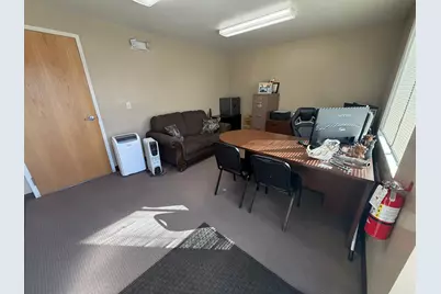 885 W Center St, Hyde Park, UT 84318 - Photo 7