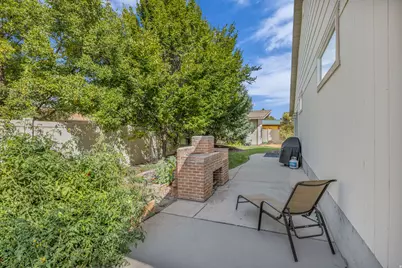 928 N 2075 W, Farr West, UT 84404 - Photo 33