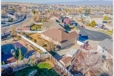 8332 S Saddle Oaks Ct, West Jordan, UT 84081 - Photo 33