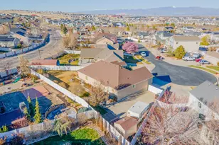 8332 S Saddle Oaks Ct, West Jordan, UT 84081 - Photo 33