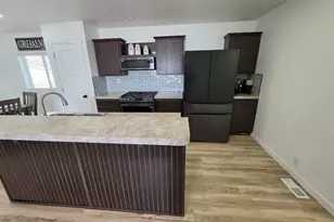 215 N Engstrom W, Layton, UT 84041 - Photo 3