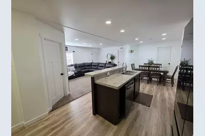 215 N Engstrom W, Layton, UT 84041 - Photo 9