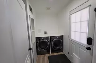 215 N Engstrom W, Layton, UT 84041 - Photo 31